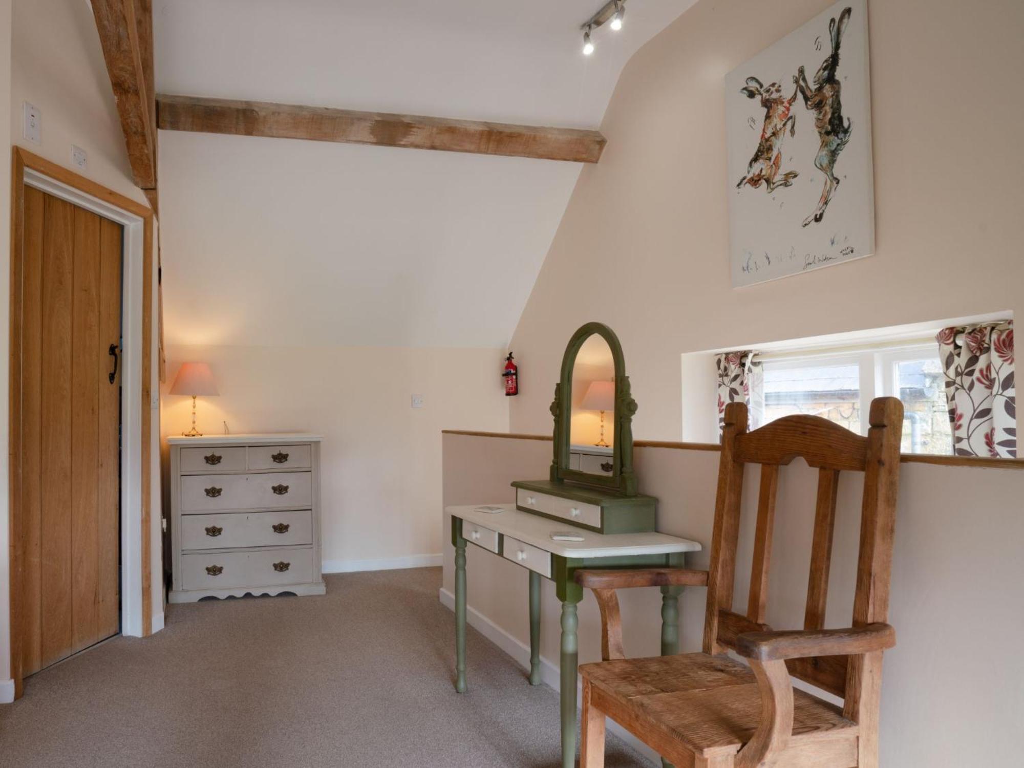 Pass The Keys Hare Cottage Wonderful Views And Parking Moreton-in-Marsh Exterior photo